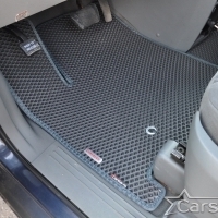 Автомобильные коврики EVA на Chrysler Town & Country V (2007->) 2 ряд: кресла 1+1 убираются в пол